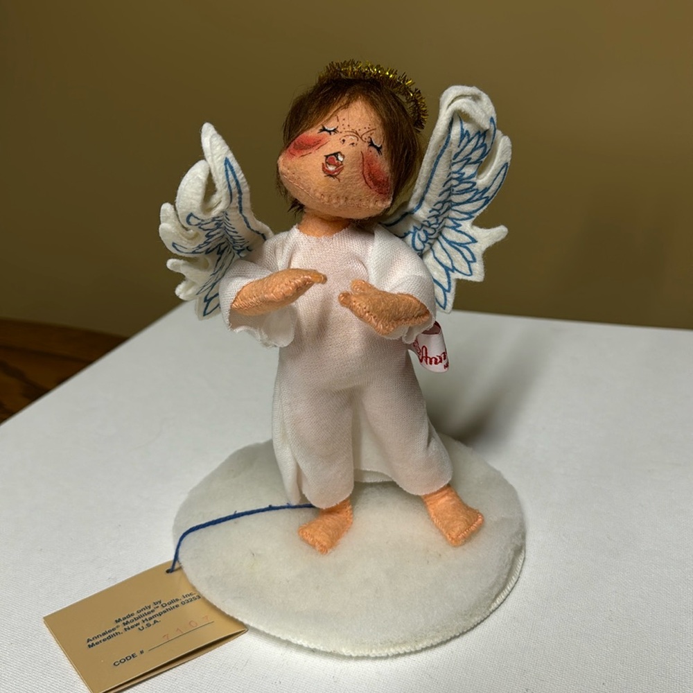 "ANNALEE DOLLS"  1993 Angel Doll Standing On Cloud 7", #7107, USA